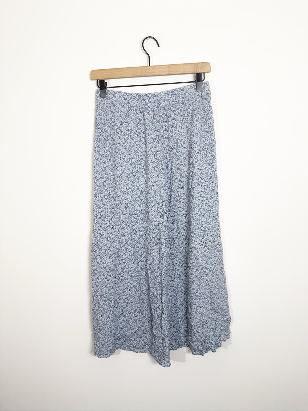 Brandy Melville Pheobe Blue Floral Midi Skirt - Picture 2 of 5